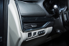 2019 Cadillac XT4 Premium Luxury interior - 2018 New York Auto Show live 016 - HUD controls and AC vent