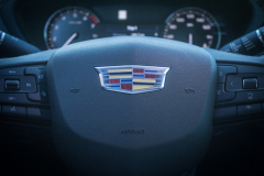 2019-Cadillac-XT4-Sport-Interior-First-Row-015-Cadillac-logo-on-steering-wheel-CS-Garage
