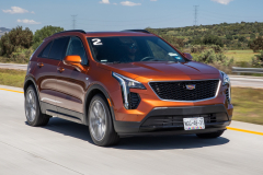 2019-Cadillac-XT4-Sport-Media-Drive-Mexico-Exterior-002-front-three-quarters-on-highway