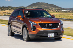 2019-Cadillac-XT4-Sport-Media-Drive-Mexico-Exterior-008-front-three-quarters-on-highway
