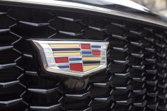 Cadillac-logo-on-grille-of-2019-Cadillac-XT4-Sport-Exterior-in-Stellar-Black-Metallic-at-Cadillac-Event-001