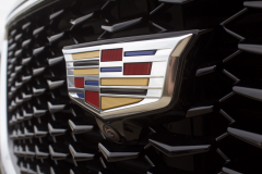 Cadillac-logo-on-grille-of-2019-Cadillac-XT4-Sport-Exterior-in-Stellar-Black-Metallic-at-Cadillac-Event-005
