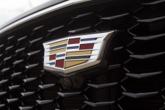 Cadillac-logo-on-grille-of-2019-Cadillac-XT4-Sport-Exterior-in-Stellar-Black-Metallic-at-Cadillac-Event-007