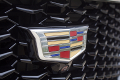 Cadillac-logo-on-grille-of-2019-Cadillac-XT4-Sport-Exterior-in-Stellar-Black-Metallic-at-Cadillac-Event-013