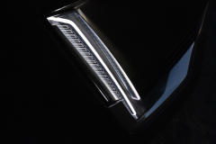 2021-Cadillac-Escalade-Exterior-vertical-LED-accents-lights
