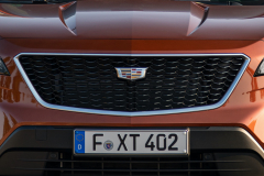 2021-Cadillac-XT4-Sport-Europe-Exterior-012-front-end