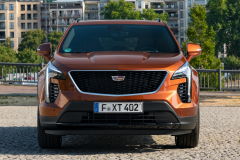2021-Cadillac-XT4-Sport-Europe-Exterior-014-front-end