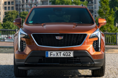 2021-Cadillac-XT4-Sport-Europe-Exterior-015-front-end
