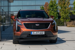 2021-Cadillac-XT4-Sport-Europe-Exterior-036-front-end
