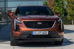 2021-Cadillac-XT4-Sport-Europe-Exterior-037-front-end