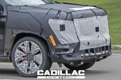 2025-Cadillac-Escalade-V-ESV-–-Refresh-–-Prototype-Spy-Shots-–-September-2023-–-Exterior-006-front-fascia-side