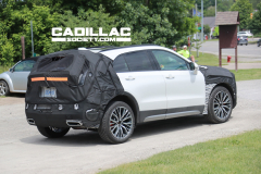 2024-Cadillac-XT4-Refresh-Prototype-Spy-Shots-June-2022-Exterior-008