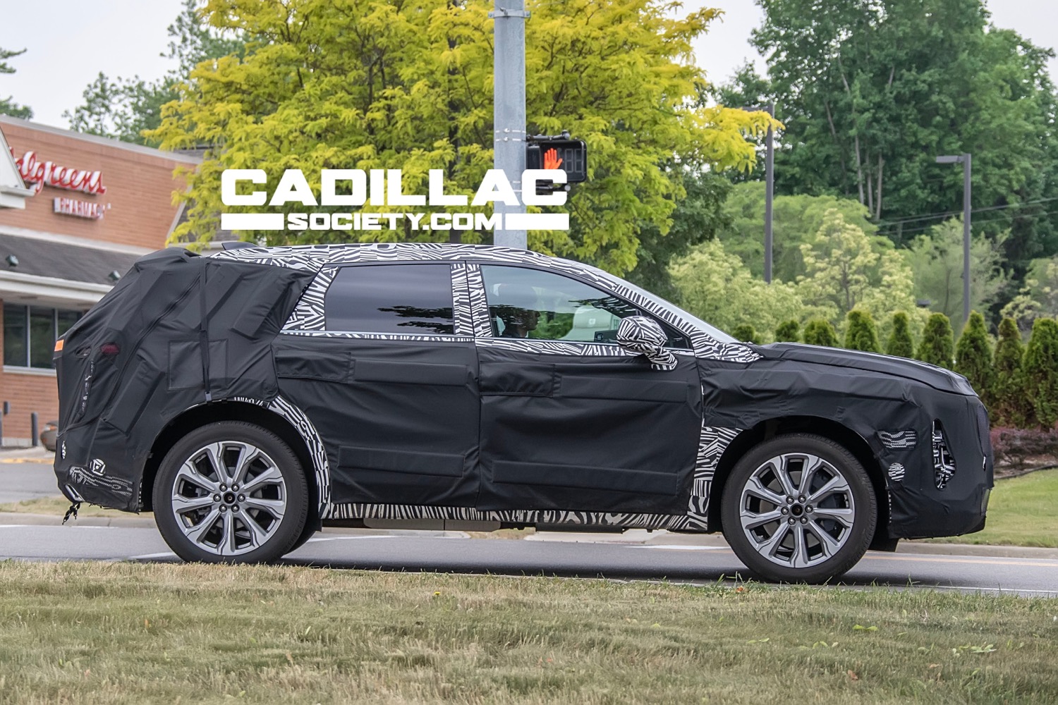 NextGen 2025 Cadillac XT5 Spied Testing Photos