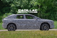 Sub-Lyriq-Cadillac-EV-Crossover-Prototype-Spy-Shots-August-2022-Exterior-006