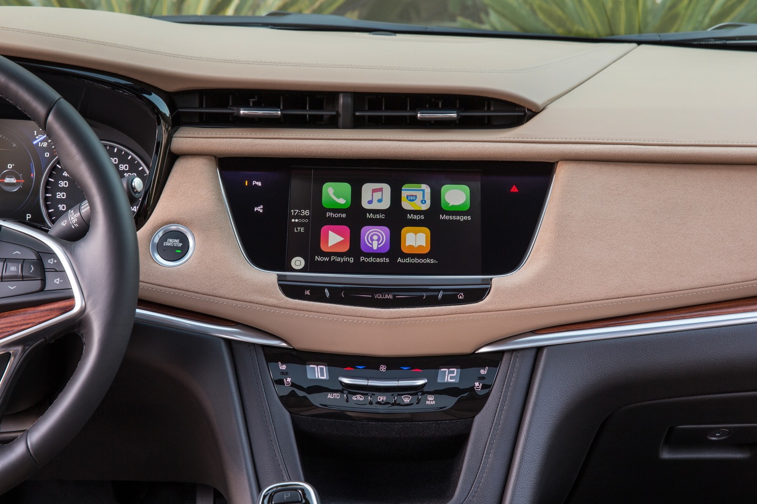 https://cadillacsociety.com/wp-content/uploads/2018/03/2017-Cadillac-XT5-Interior-016-Apple-CarPlay.jpg