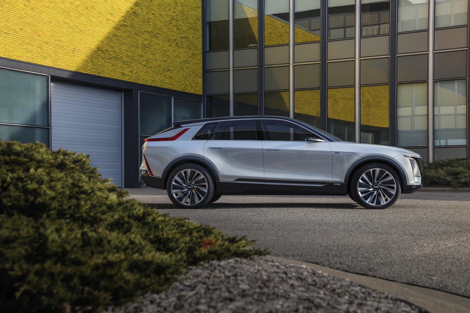 Cadillac Lyriq To Feature Advanced Augmented Reality HUD