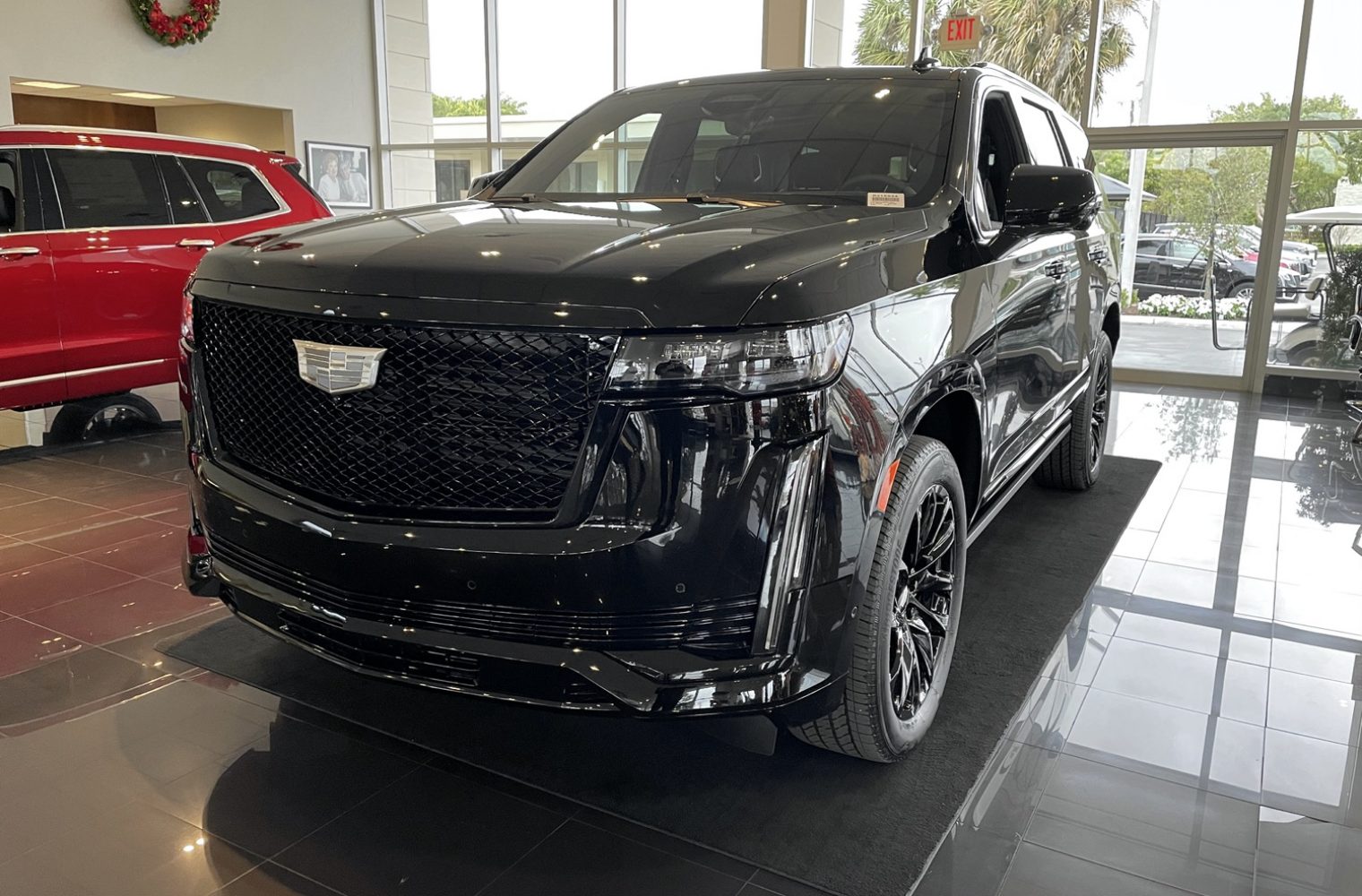 Photos: 2021 Cadillac Escalade With Onyx Package