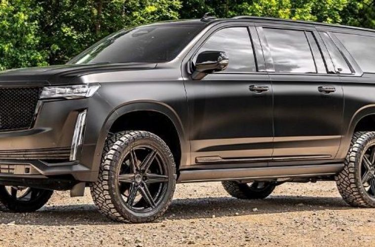 Check Out This Custom 2021 Cadillac Escalade On Vossen HF6-2 Wheels