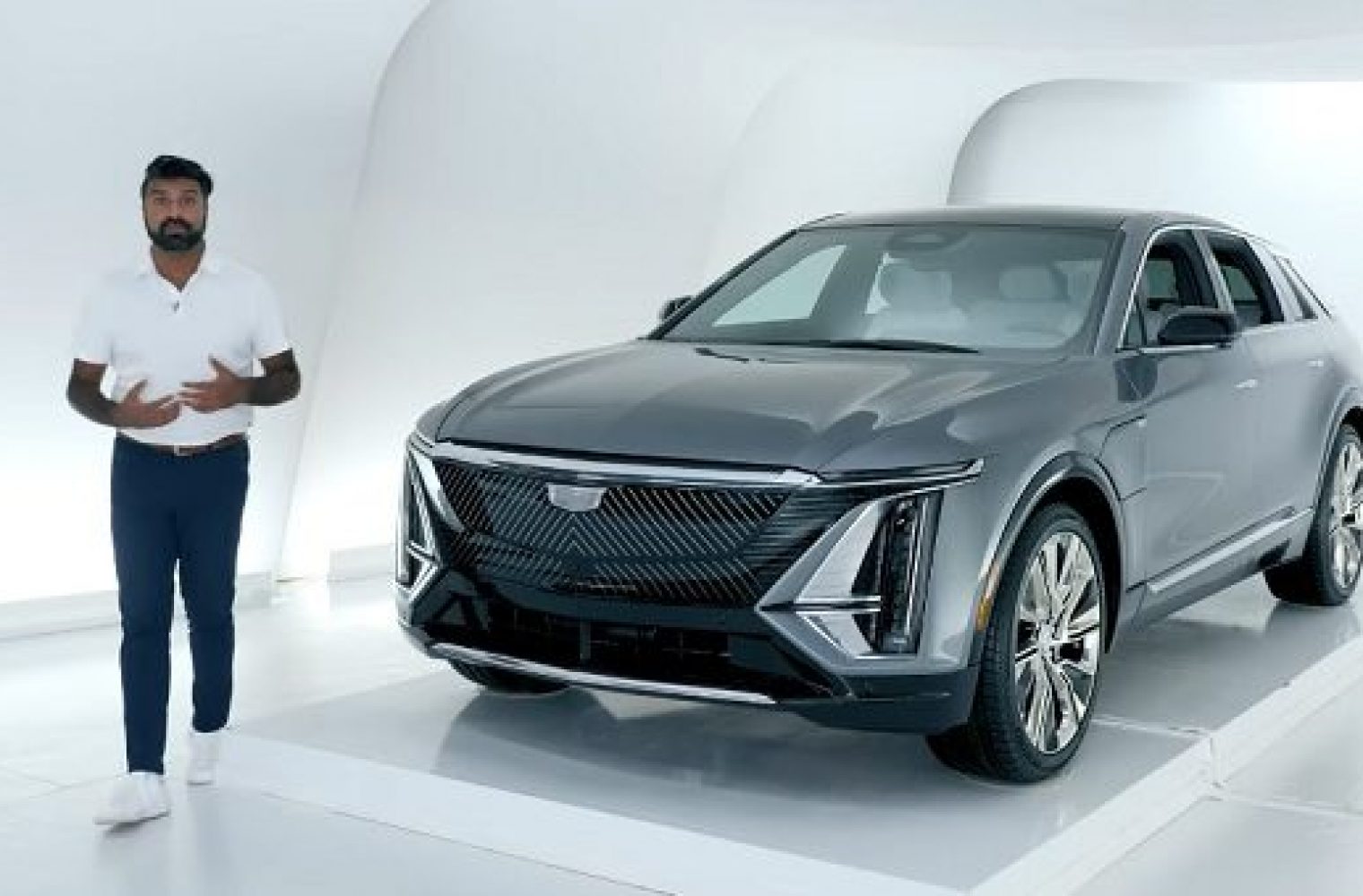 Take A Walkaround Of The 2023 Cadillac Lyriq Video