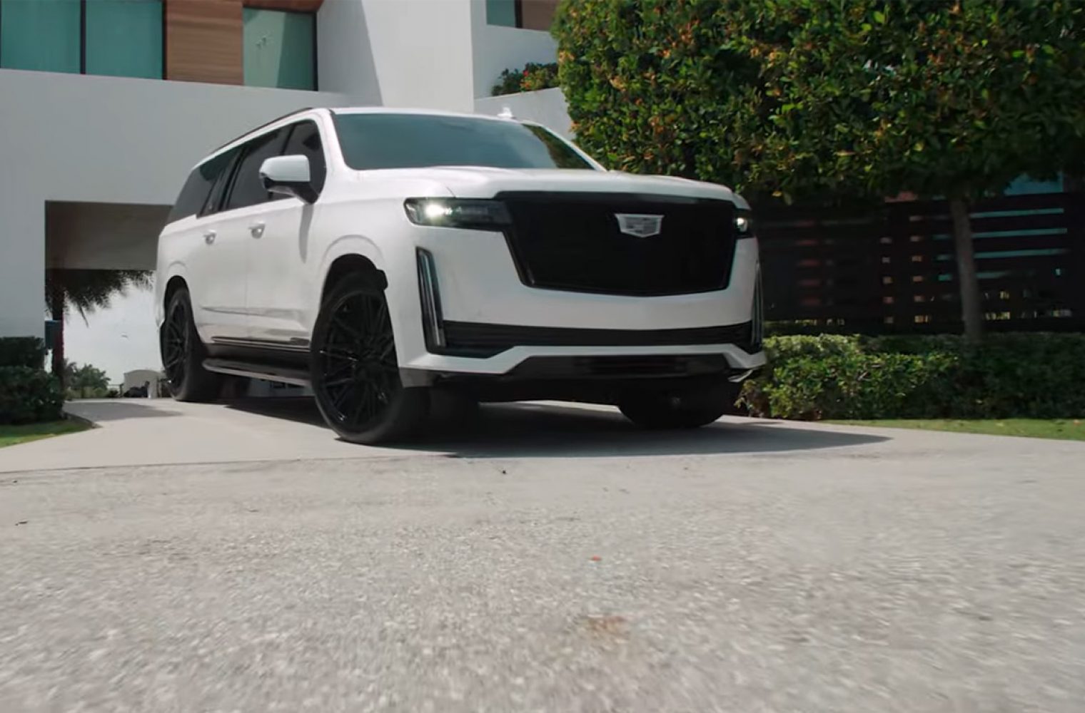 Cadillac Escalade ESV On 24-Inch Vossen HF6-5 Wheels: Video