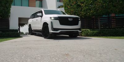 Cadillac Escalade ESV Looks Great On 24-Inch Vossen HF6-5 Wheels: Video