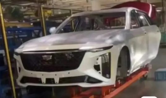 Leaked New Photos Show Second-Gen Cadillac CT6 Undisguised