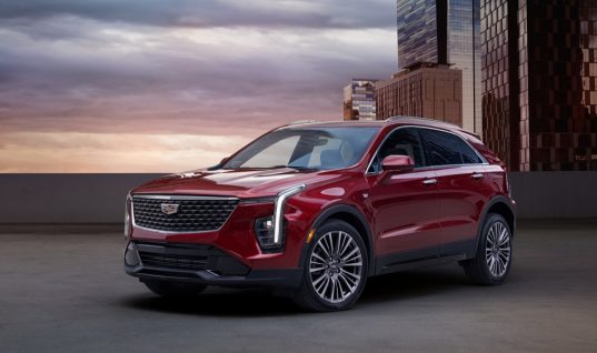 Photos Of Cadillac XT4 Featuring Super Cruise Surface Online