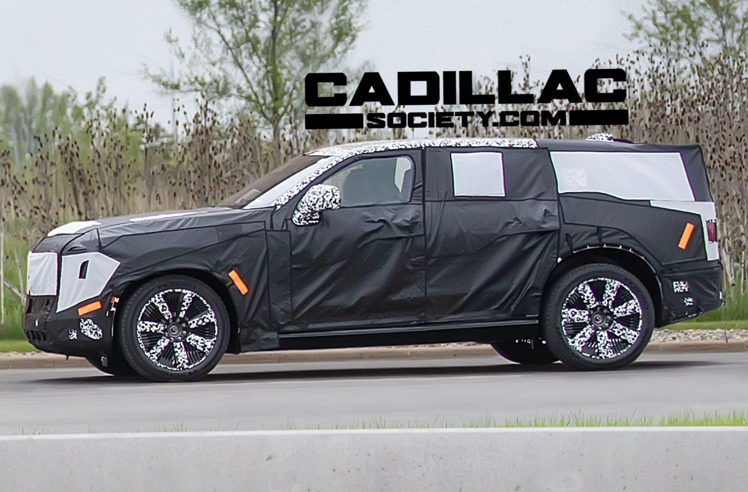 Electric Cadillac Escalade IQ Prototype Spied Testing: Photos