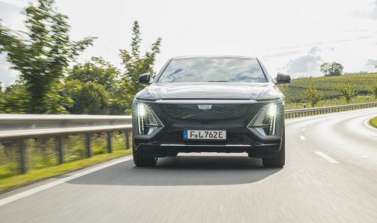 When Will Command Center Screens Appear In The Cadillac Lyriq?