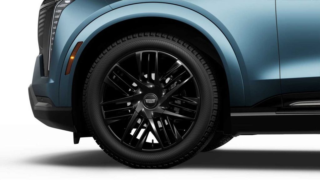 Image of one of the 2025 Cadillac Escalade IQ wheel options. 