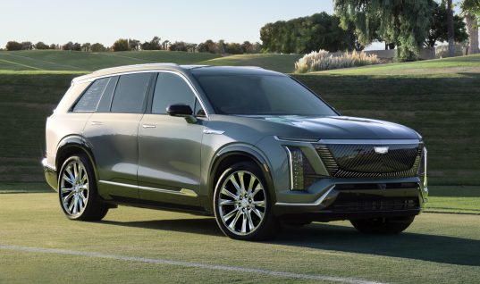 2026 Cadillac Vistiq Revealed With Three Rows, 615 Horses, 300 Mile Range