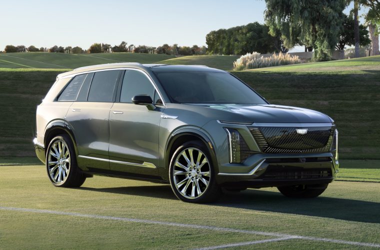 2026 Cadillac Vistiq Revealed With Three Rows, 615 Horses, 300 Mile Range